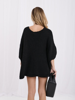Czarny damski sweter oversize o kroju nietoperza 