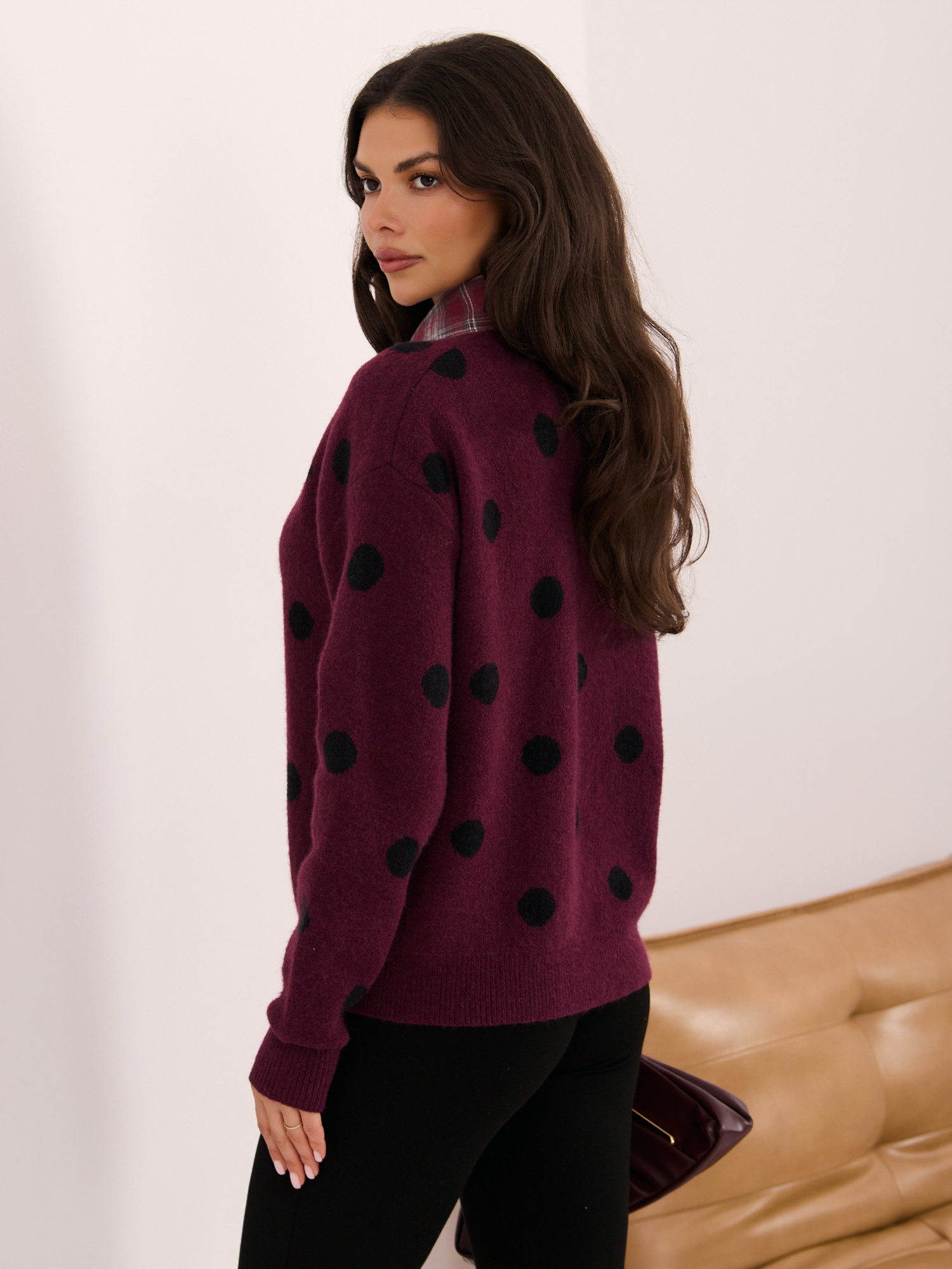 Bordowy damski sweter oversize z grochy 