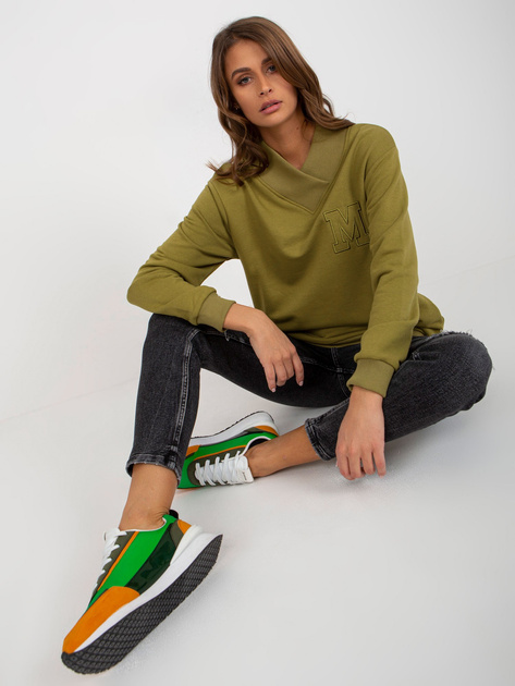 Oliwkowa damska bluza bez kaptura z naszywką 