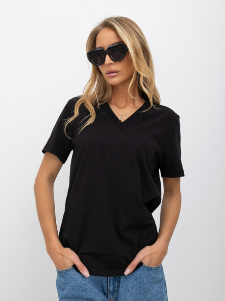 Czarny damski t-shirt basic o klasycznym kroju