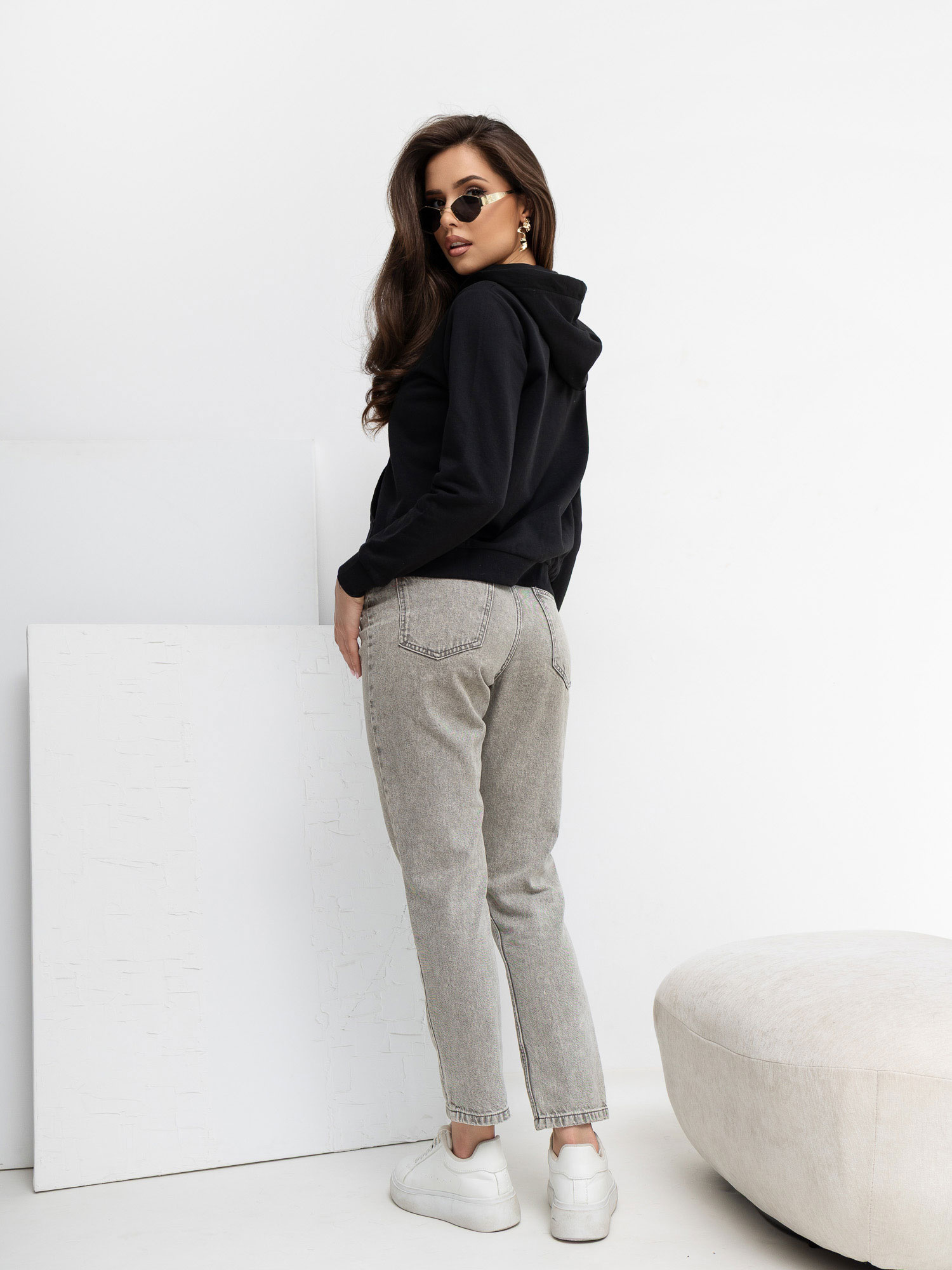 Czarna rozpinana bluza basic z kapturem  
